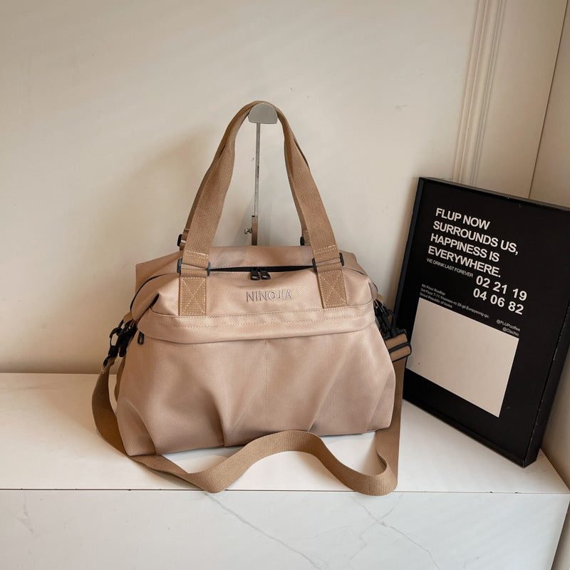 Stylish Weekend Duffle — product view 2
