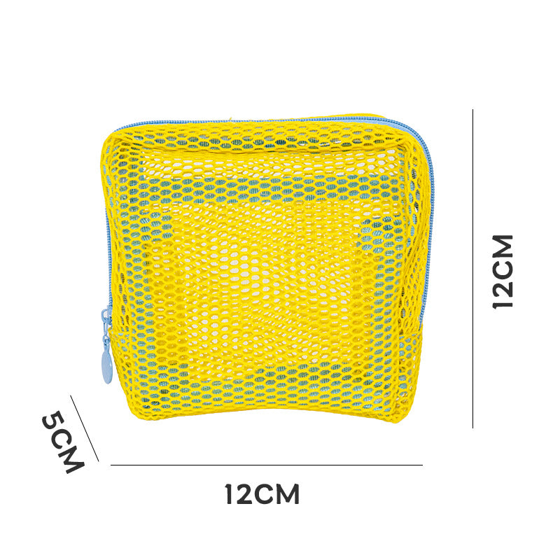 Practical mesh toiletry bag LoungeYard — product view 2