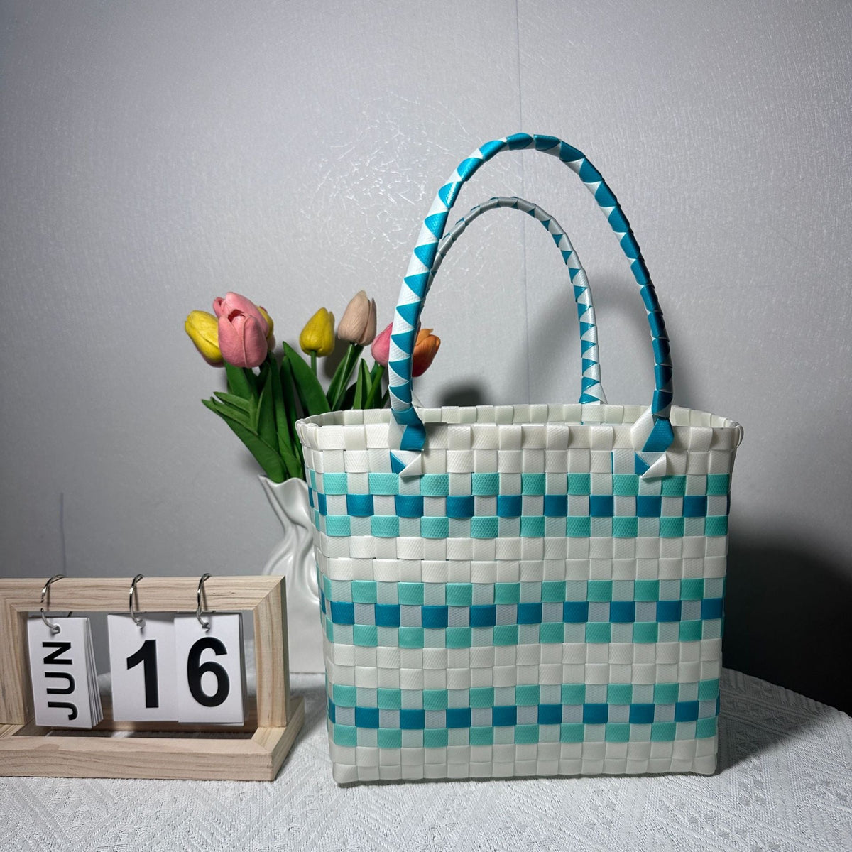 Braided handbag with sturdy handles LoungeYard — product view 7