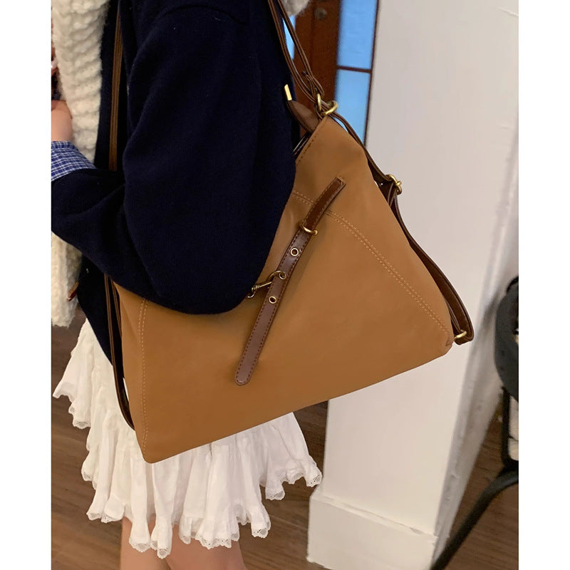 Modern Chic Shoulder Bag LoungeYard — product view 7