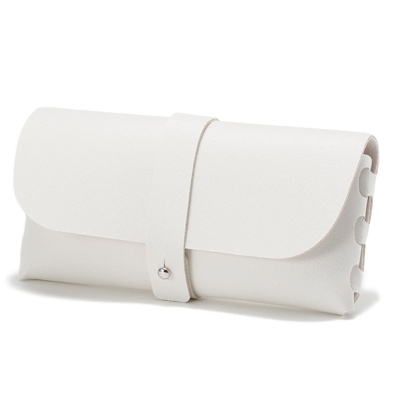 Chic Minimalist Leather Wallet LoungeYard — product view 1