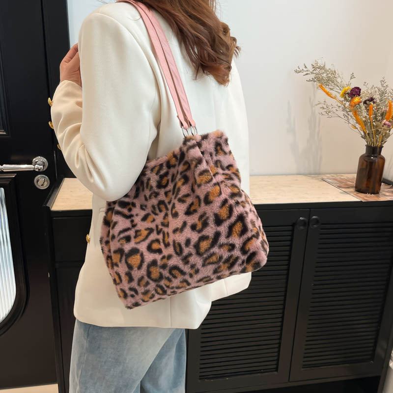 Luxurious Leopard Print Fur Bucket Bag — product view 6