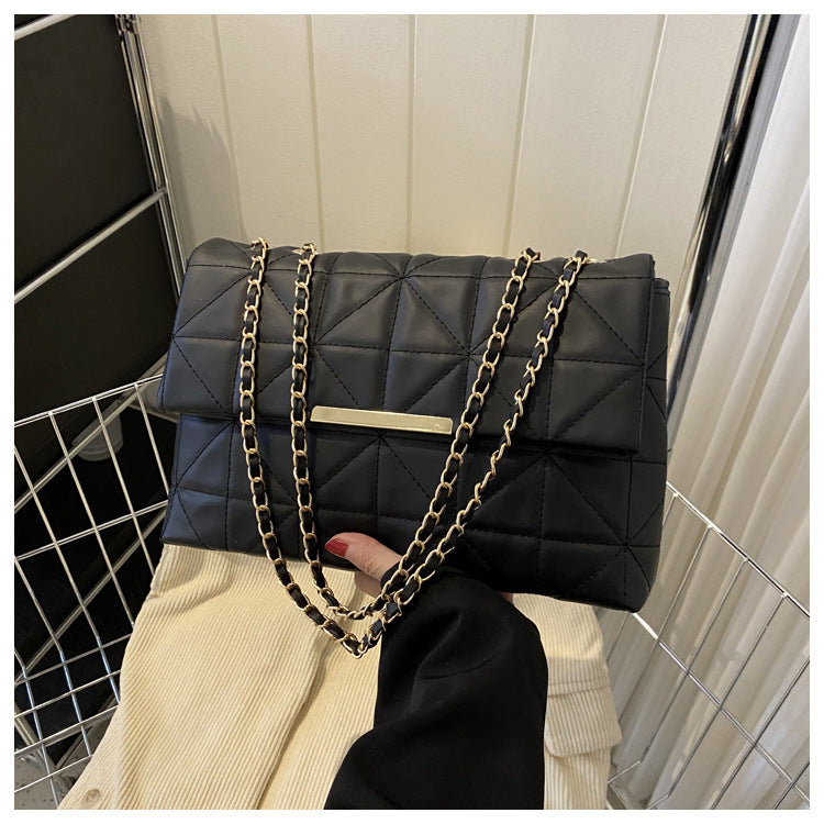 Elegant Quilted Handheld Bag — product view 2
