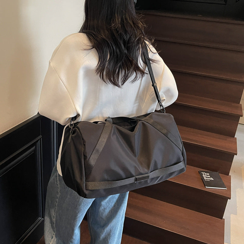 Versatile sports duffel bag with water-resistant material LoungeYard — product view 3
