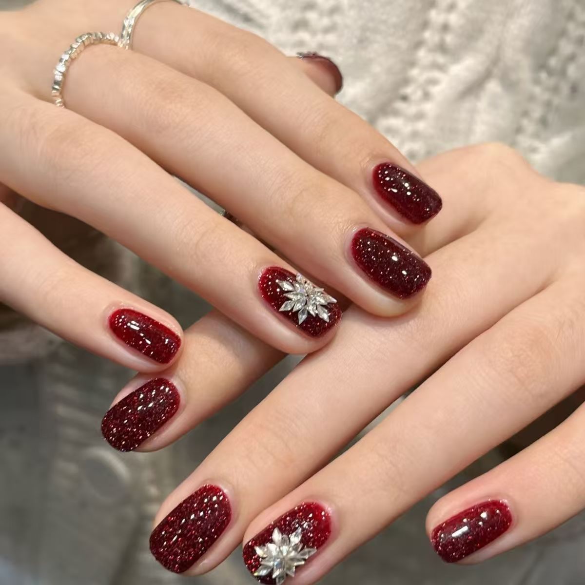 Glittery Decorative Press-On Nail Extensions — product view 3