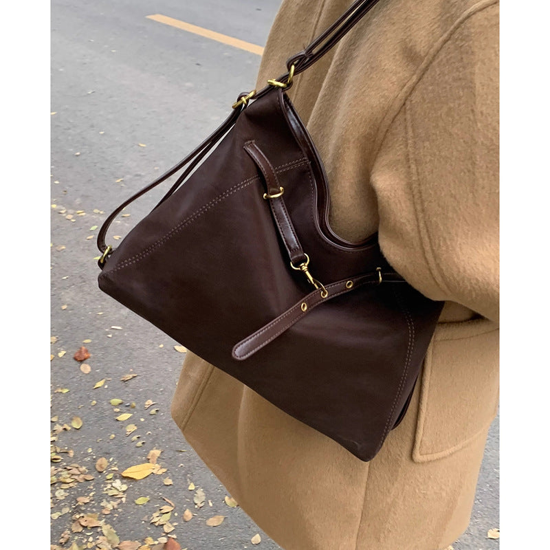 Modern Chic Shoulder Bag LoungeYard — product view 3