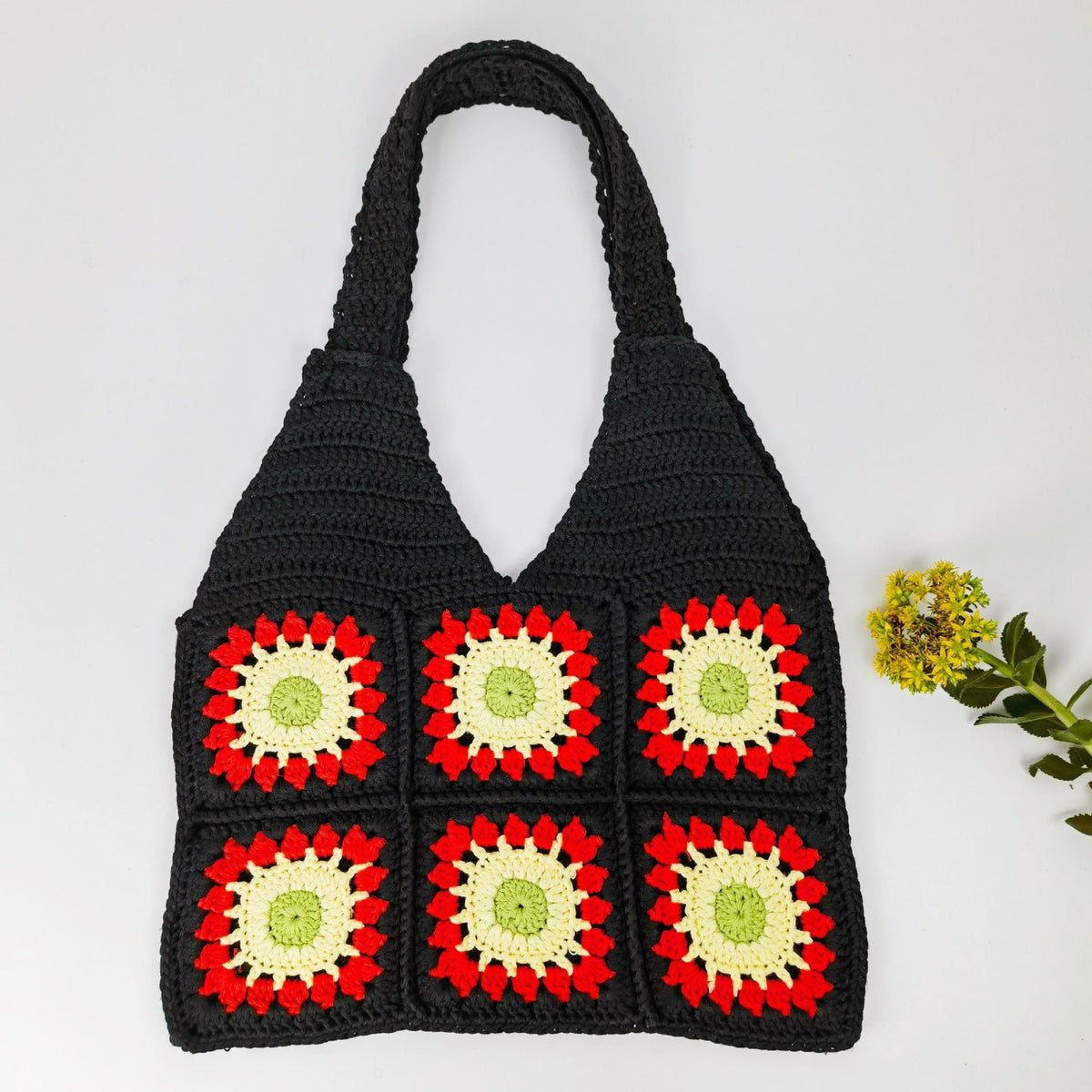 Crochet handbag with retro pattern LoungeYard — product view 4