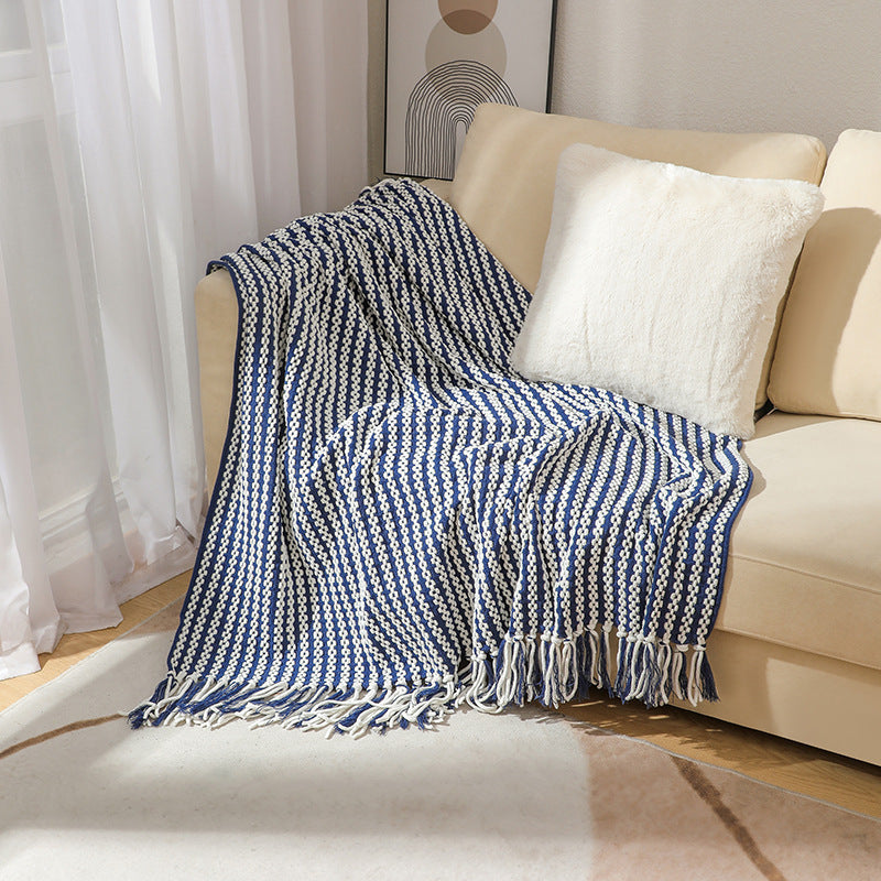 Decorative Throw Blanket LoungeYard — product view 4