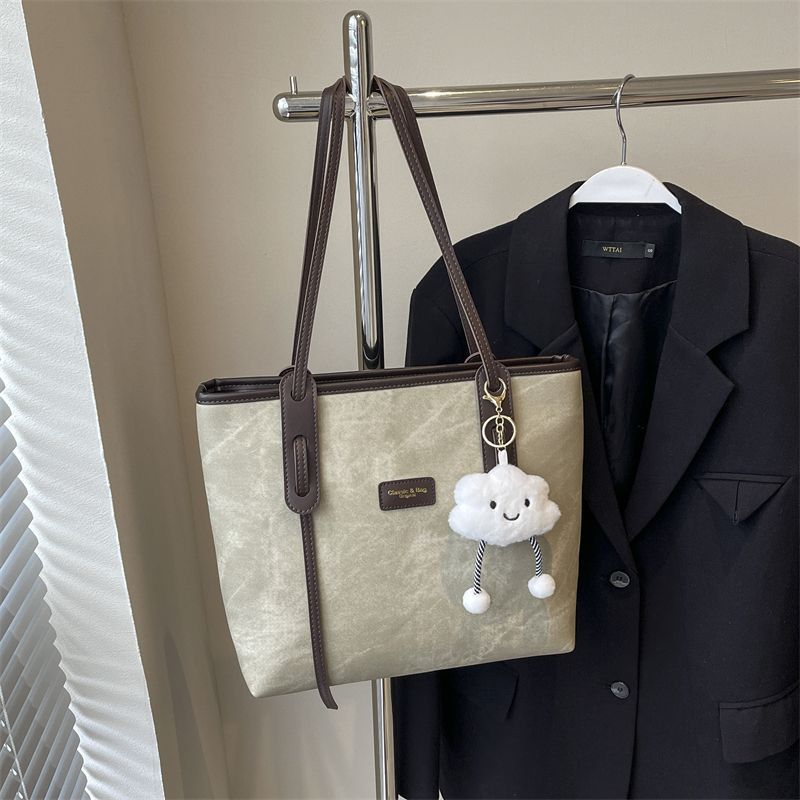 Chic Structured Tote Bag LoungeYard — product view 7