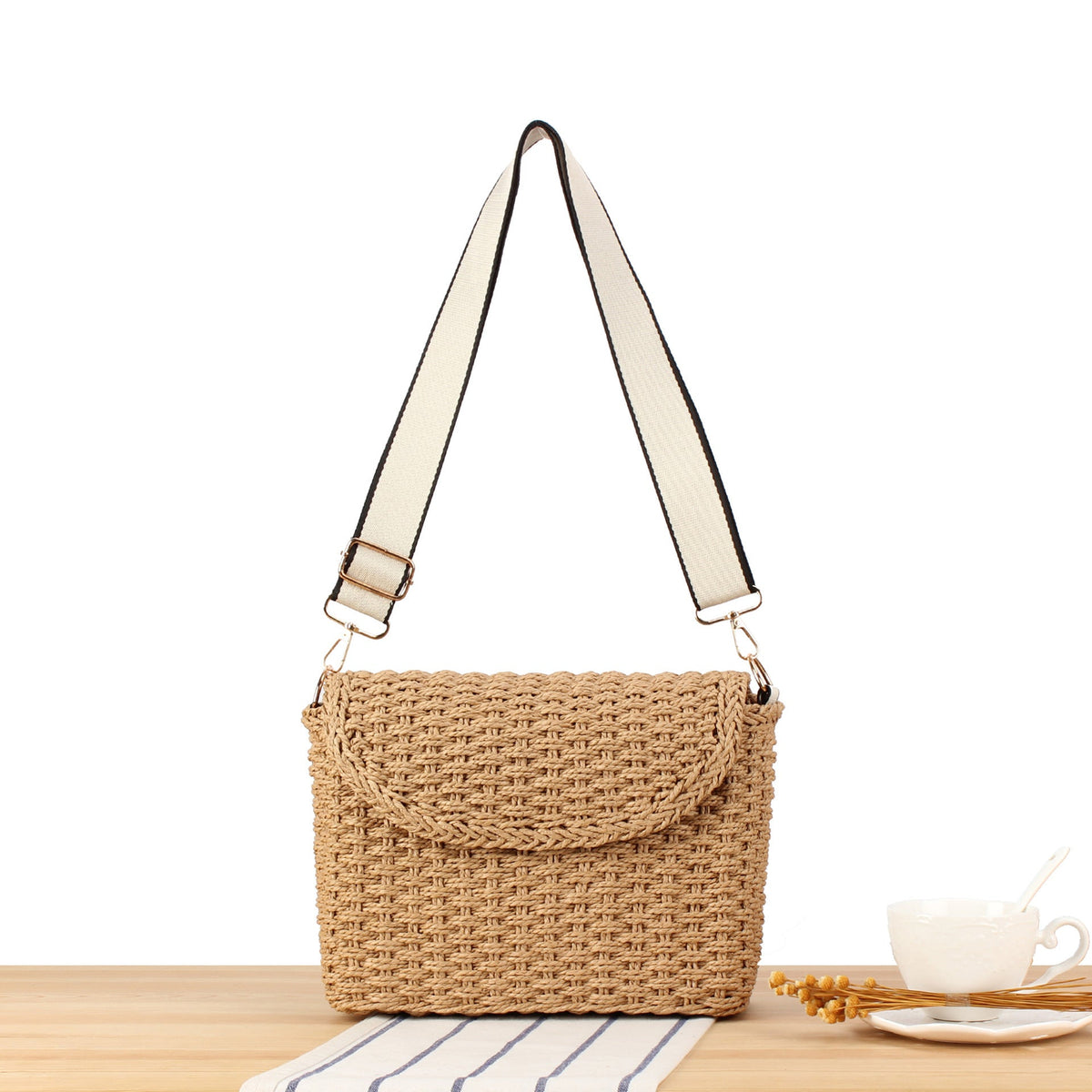 Handbag made of woven natural material with adjustable shoulder strap LoungeYard — product view 5