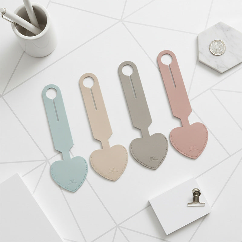 heart-shaped leather luggage tag with adjustable loop LoungeYard — product view 1