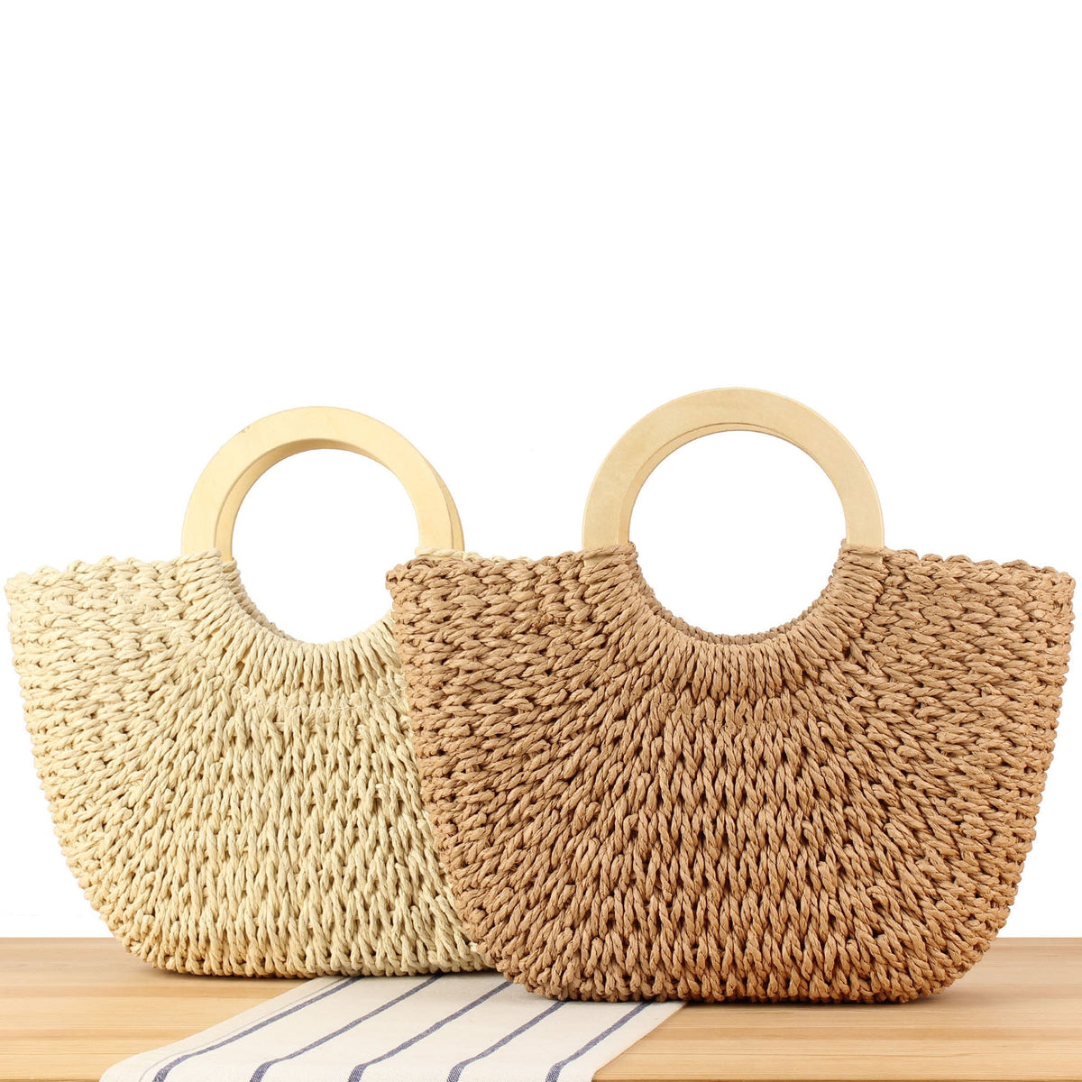 Braided raffia bag with round wooden handles LoungeYard — product view 3