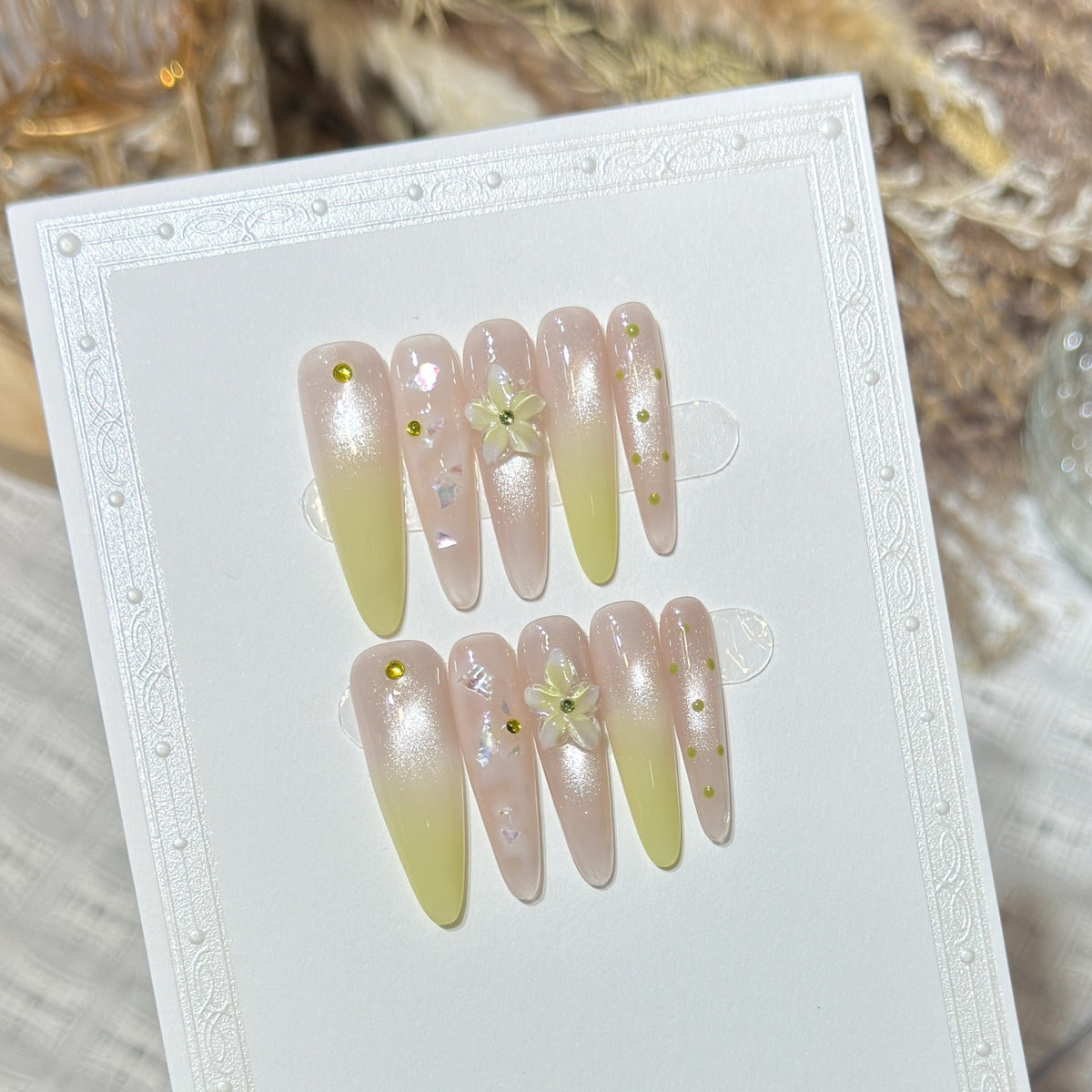 Floral Design Press-On Nails Set — product view 2