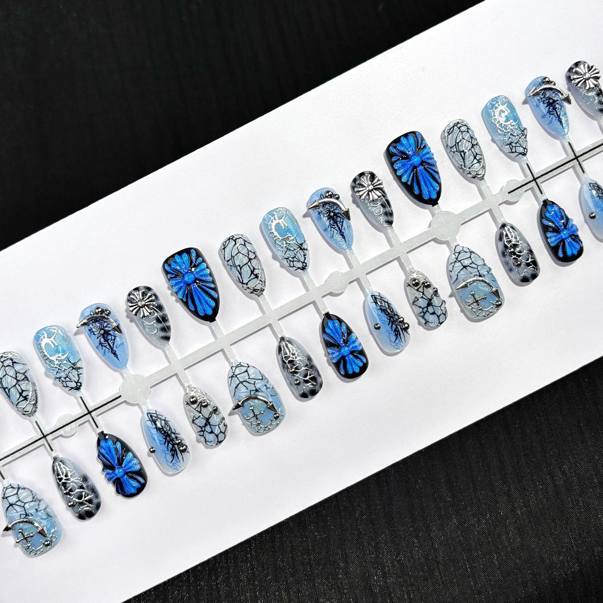 Artistic Gel Press-On Nail Set — product view 2