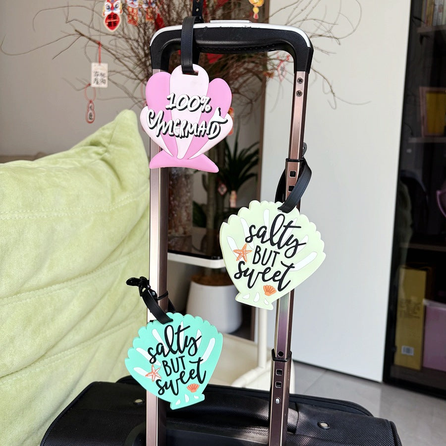 Shell-Shaped Luggage Tag LoungeYard — product view 4