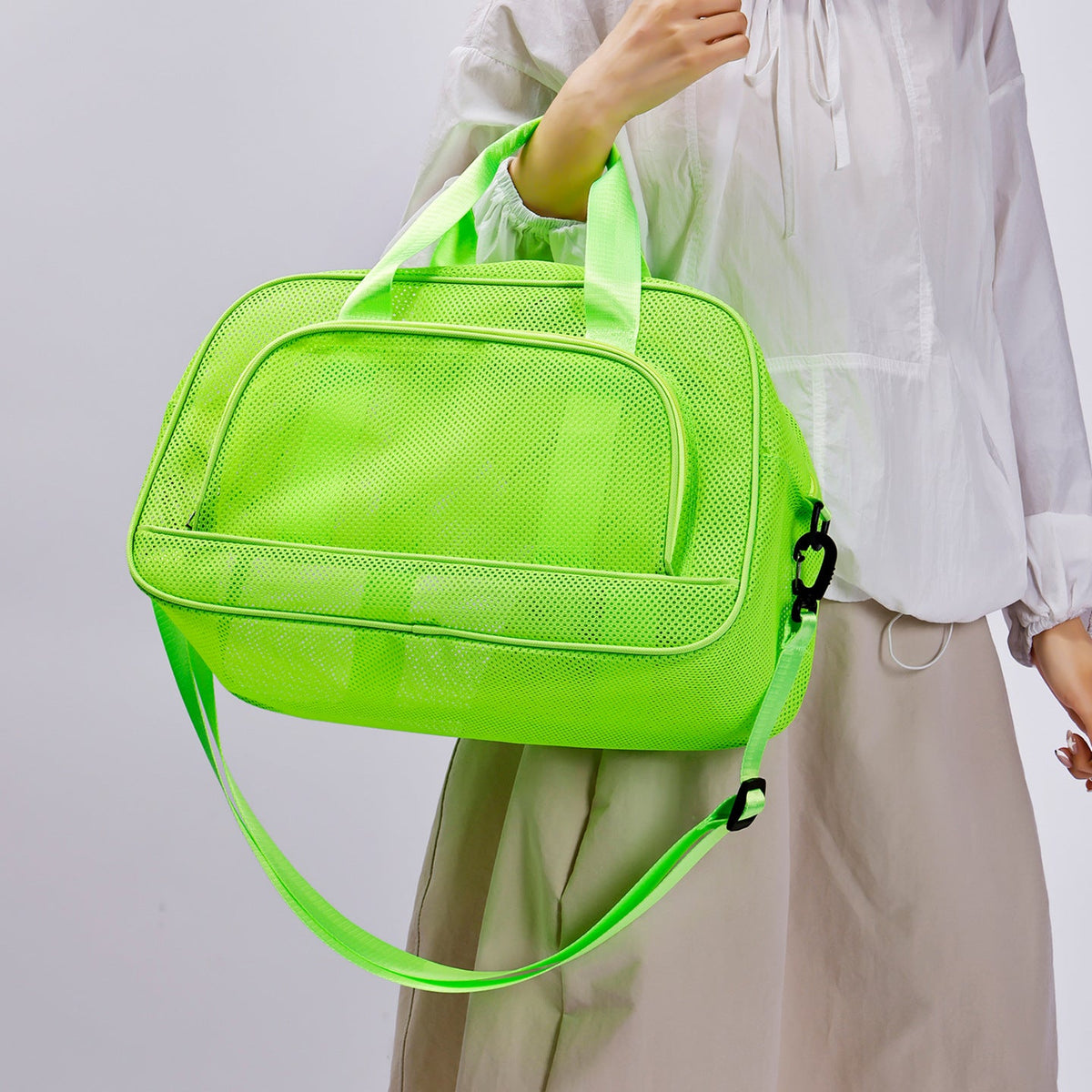 Lightweight Athletic Gym Bag — product view 4