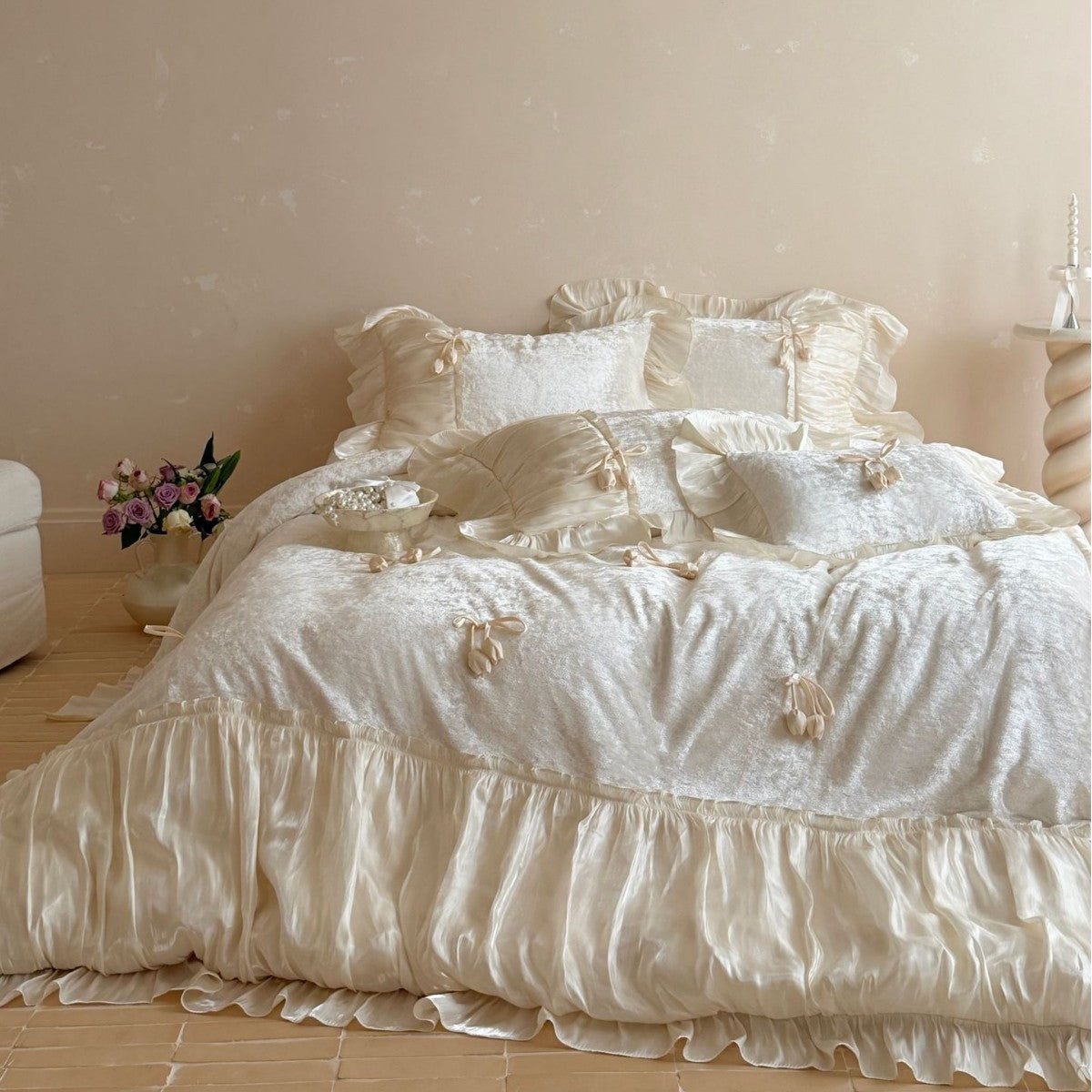 Velvet Bedding Set with Ruffles and Lace Trim — product view 4