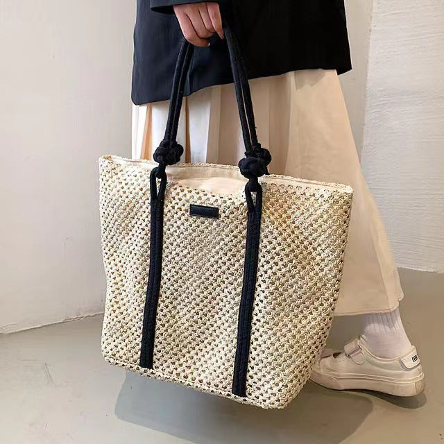 Large Shoulder Bag Made of Sustainable Material LoungeYard — product view 4