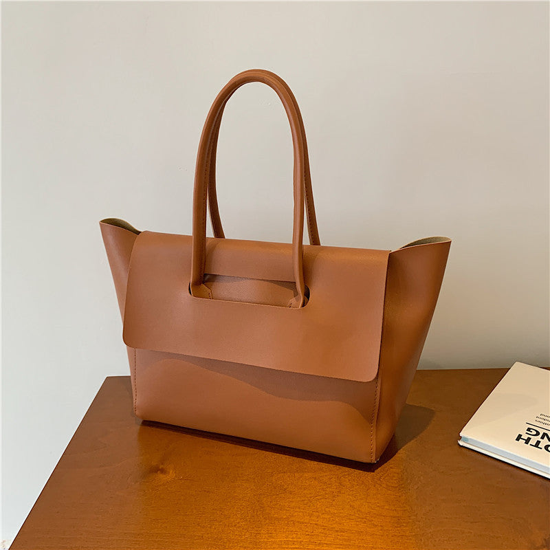 Modern Minimalist Shoulder Bag LoungeYard — product view 2