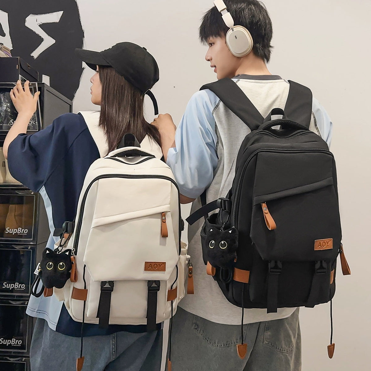 Multifunctional Travel Backpack LoungeYard — product view 1