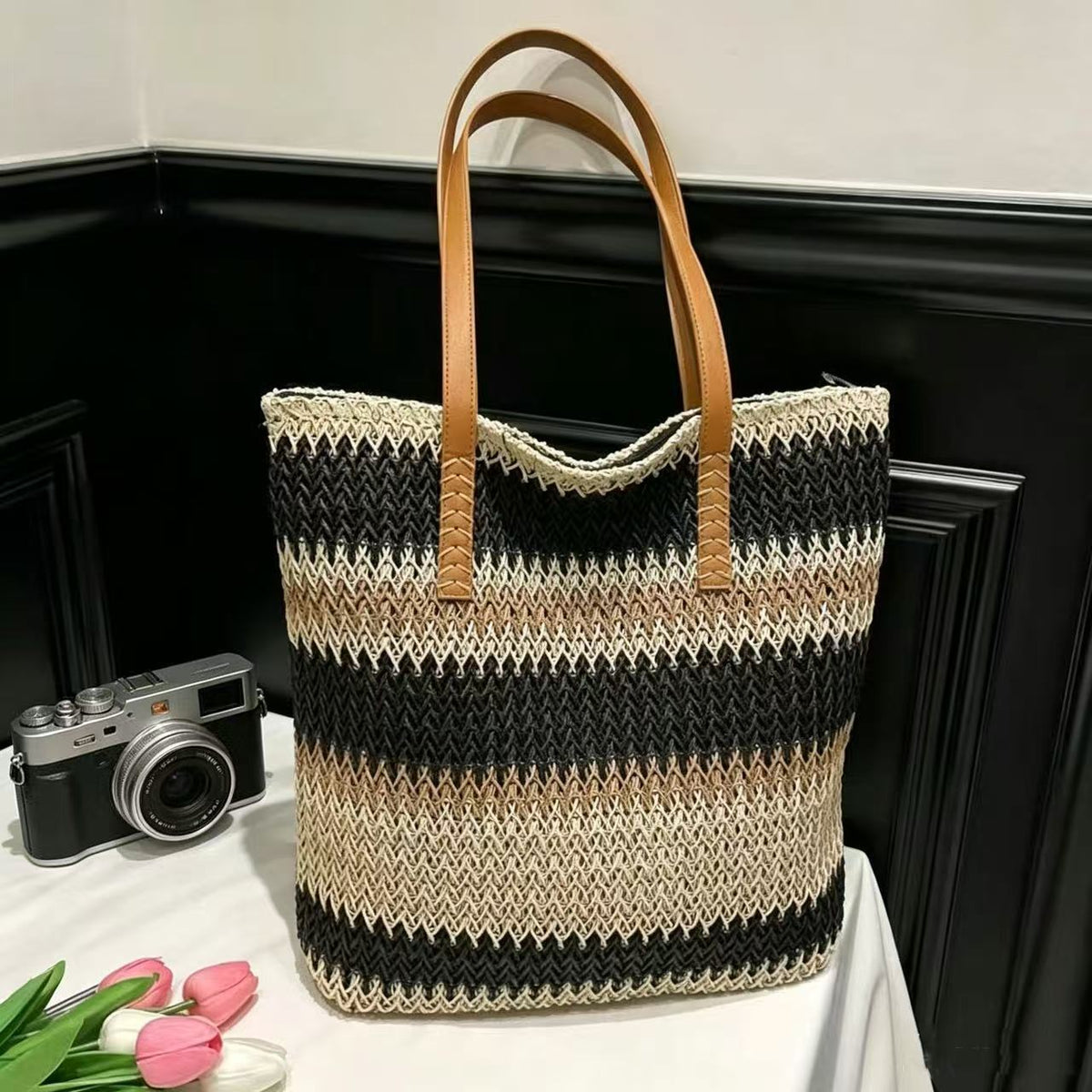 Shopping and beach bag with elegant stripe pattern LoungeYard — product view 3
