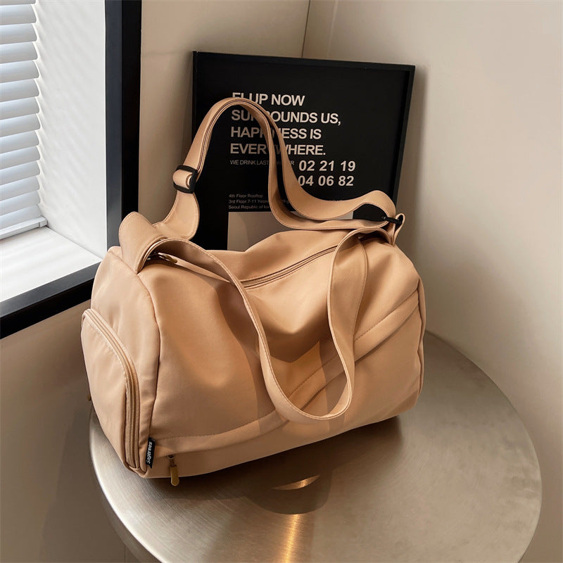 Modern Travel Bag With Multifunctional Compartments LoungeYard — product view 1