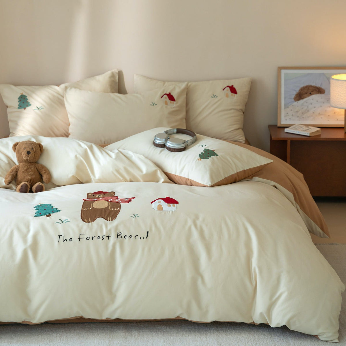 Reversible cotton bedding set with fine Christmas embroidery and satin finish reverse side — product view 5