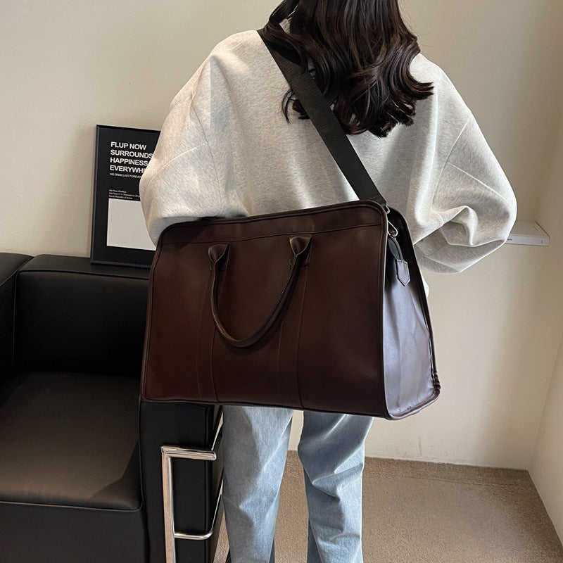 Elegant and Spacious Briefcase LoungeYard — product view 2