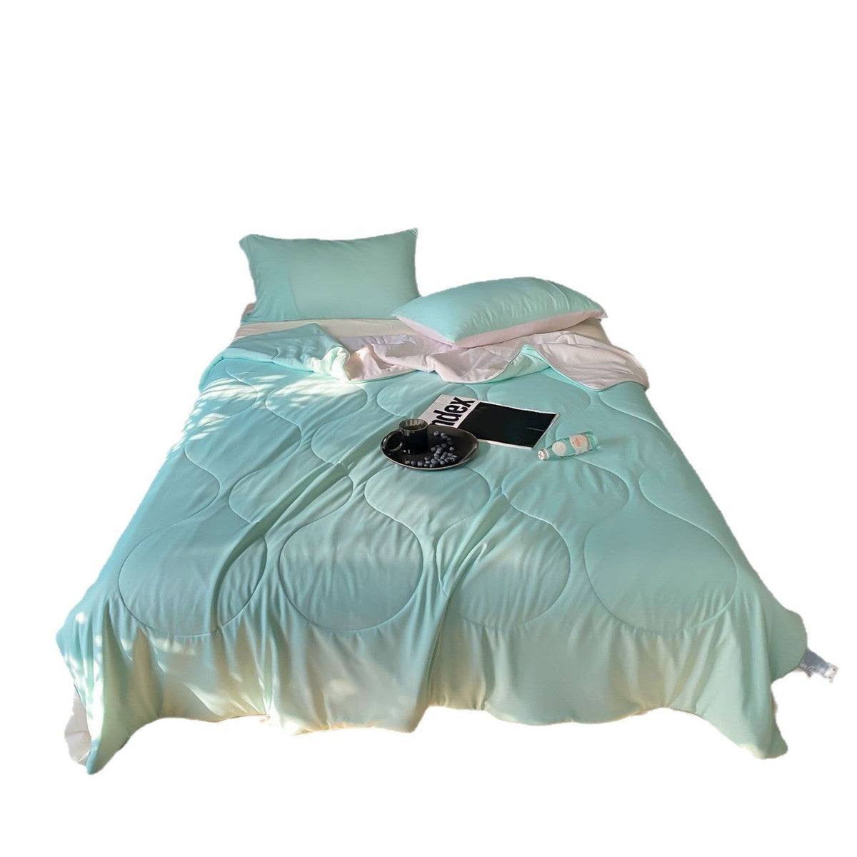 Light quilted blanket made of microfiber satin, breathable and hypoallergenic — product view 5