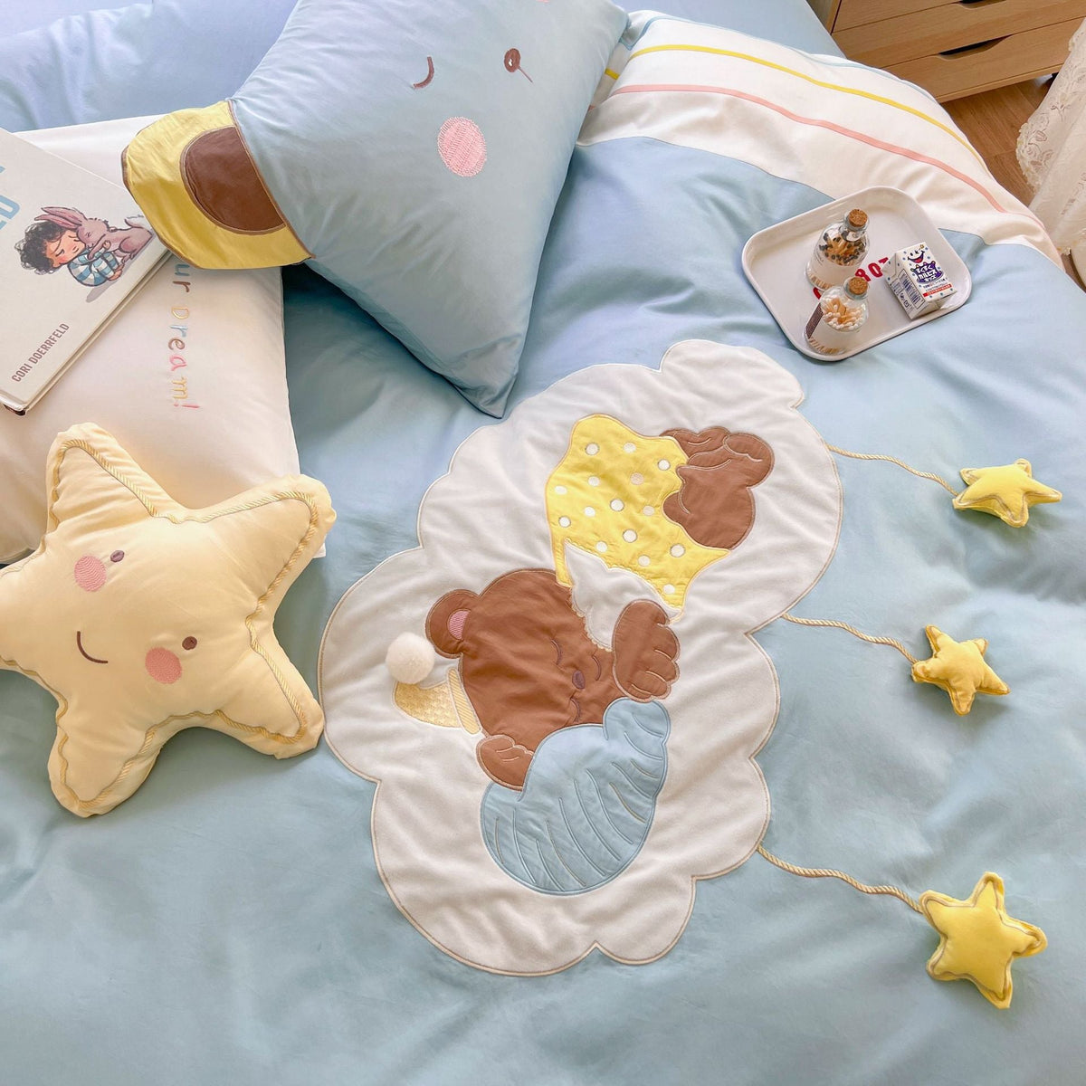 Children's bedding set with 3D star appliqués, cloud and animal motif — product view 4