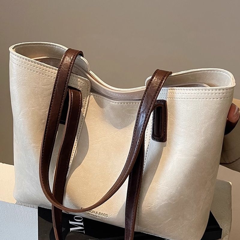 Structured Casual Tote Bag LoungeYard — product view 2