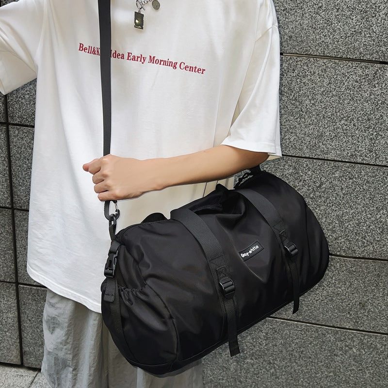 Sporty multifunctional travel bag with ergonomic shoulder straps LoungeYard — product view 2