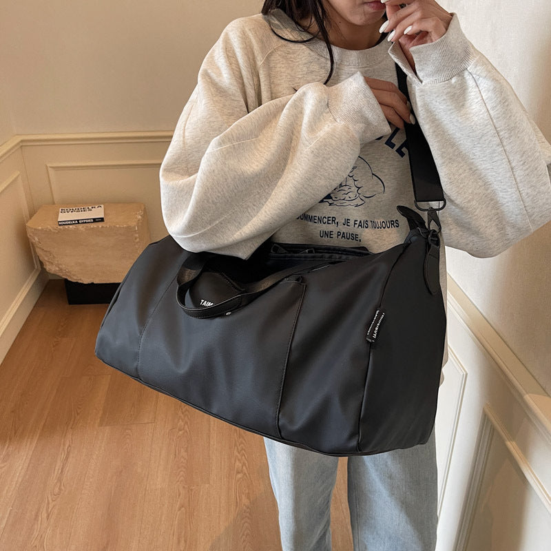 High-Quality Sports Travel Bag With Multifunctional Compartments LoungeYard — product view 3