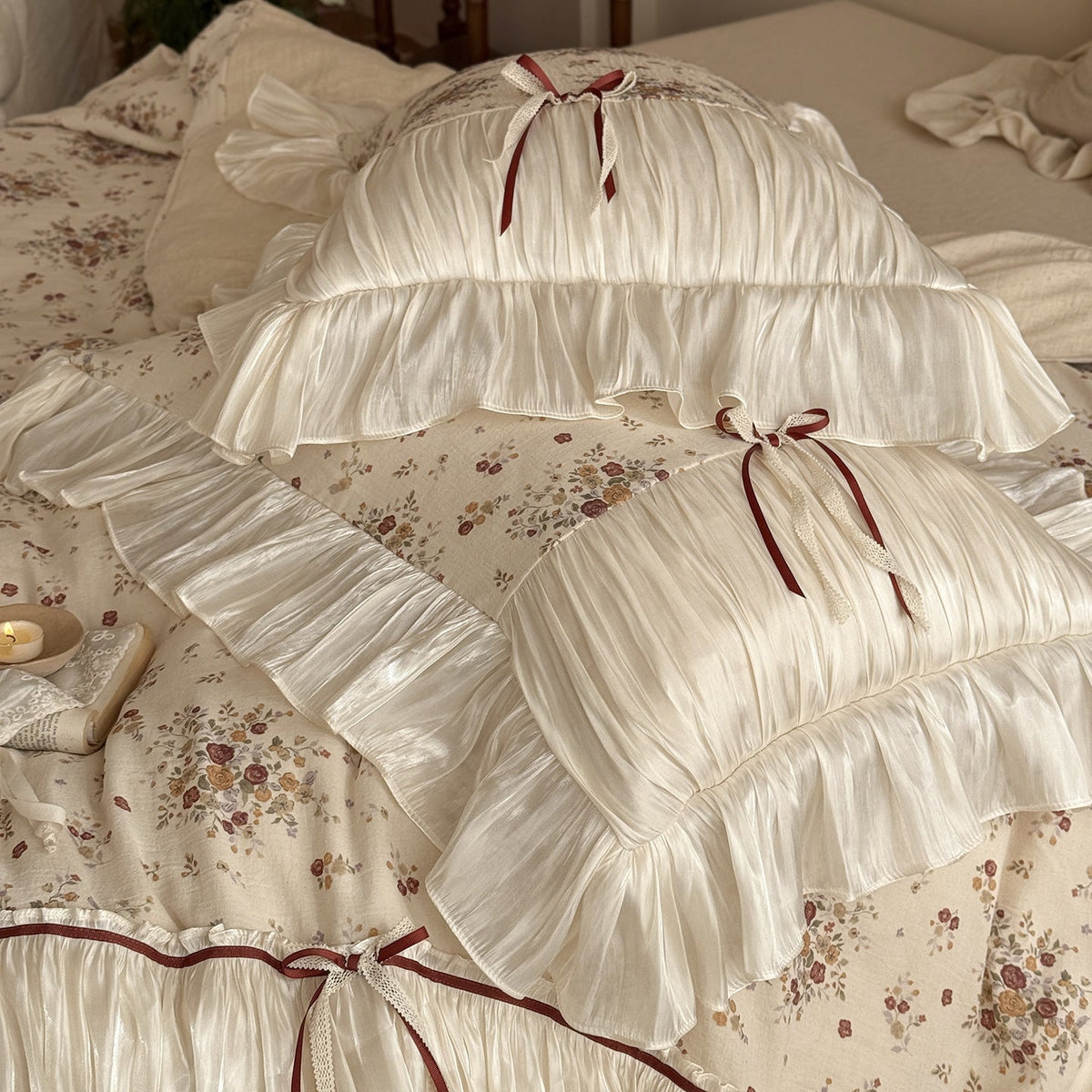 Bedding set with pleated satin bed skirt and vintage floral print — product view 3