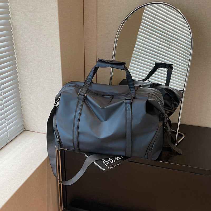 Sporty Travel Bag With Maximum Functionality LoungeYard — product view 1