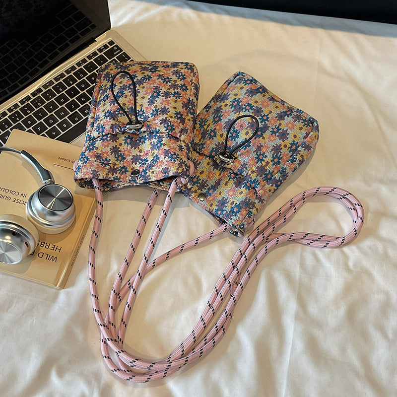 Floral Patterned Crossbody Pouch Bag — product view 4
