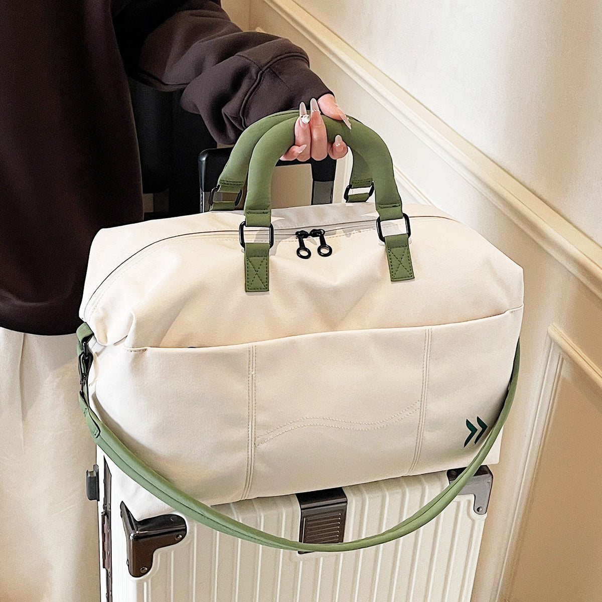 Premium Travel Weekend Duffel LoungeYard — product view 1
