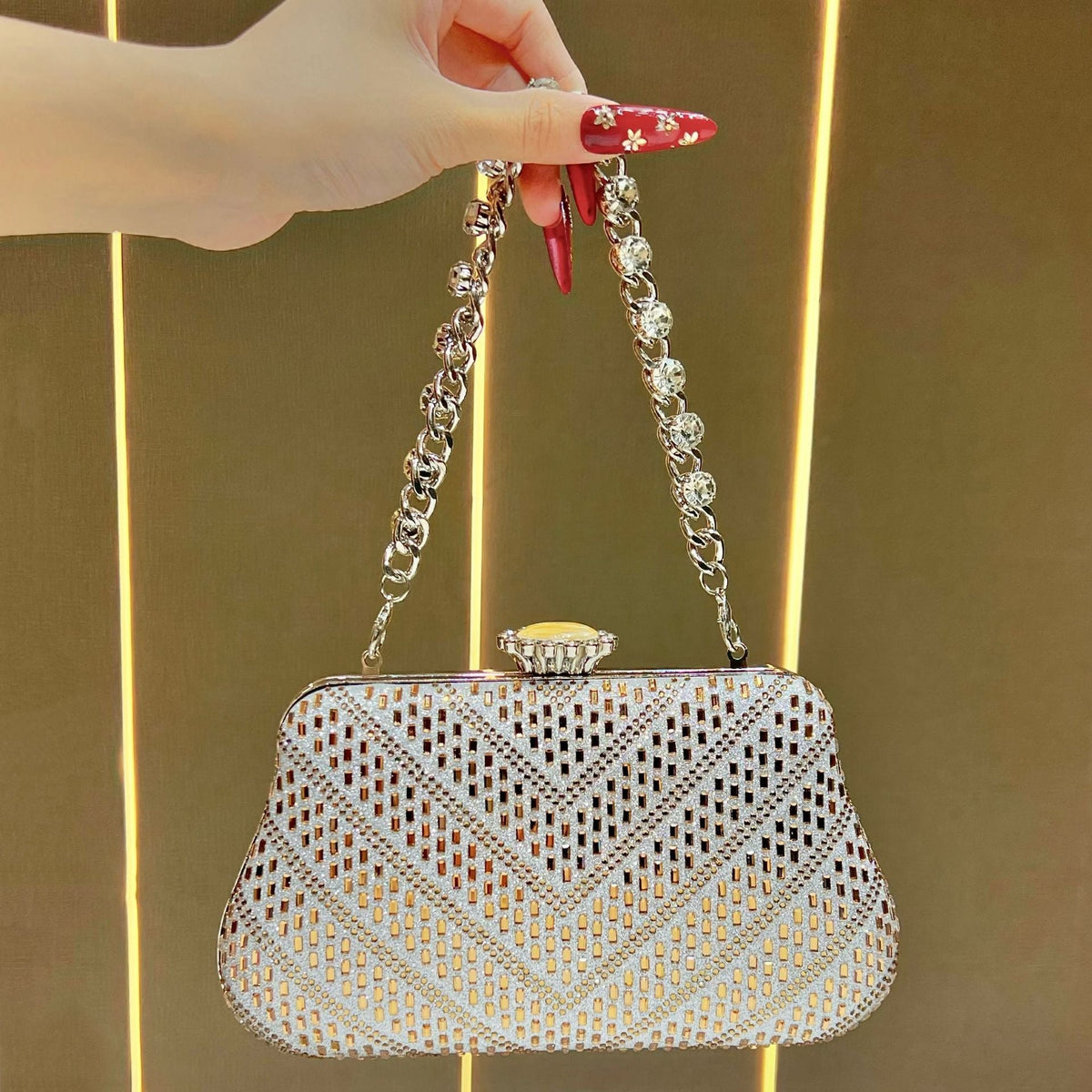 Glamorous Decorative Evening Handbag — product view 7