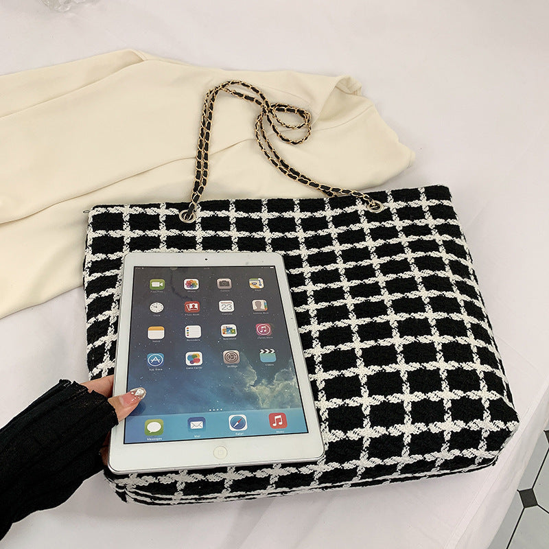 Elegant Checkered Tote Bag — product view 5