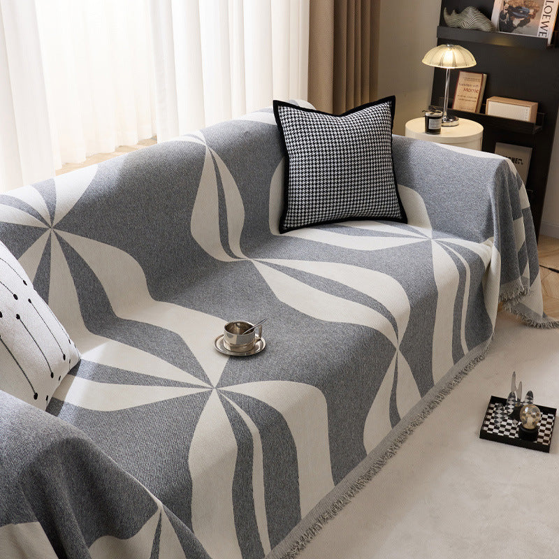 Chic Geometric Patterned Throw Blanket — product view 4
