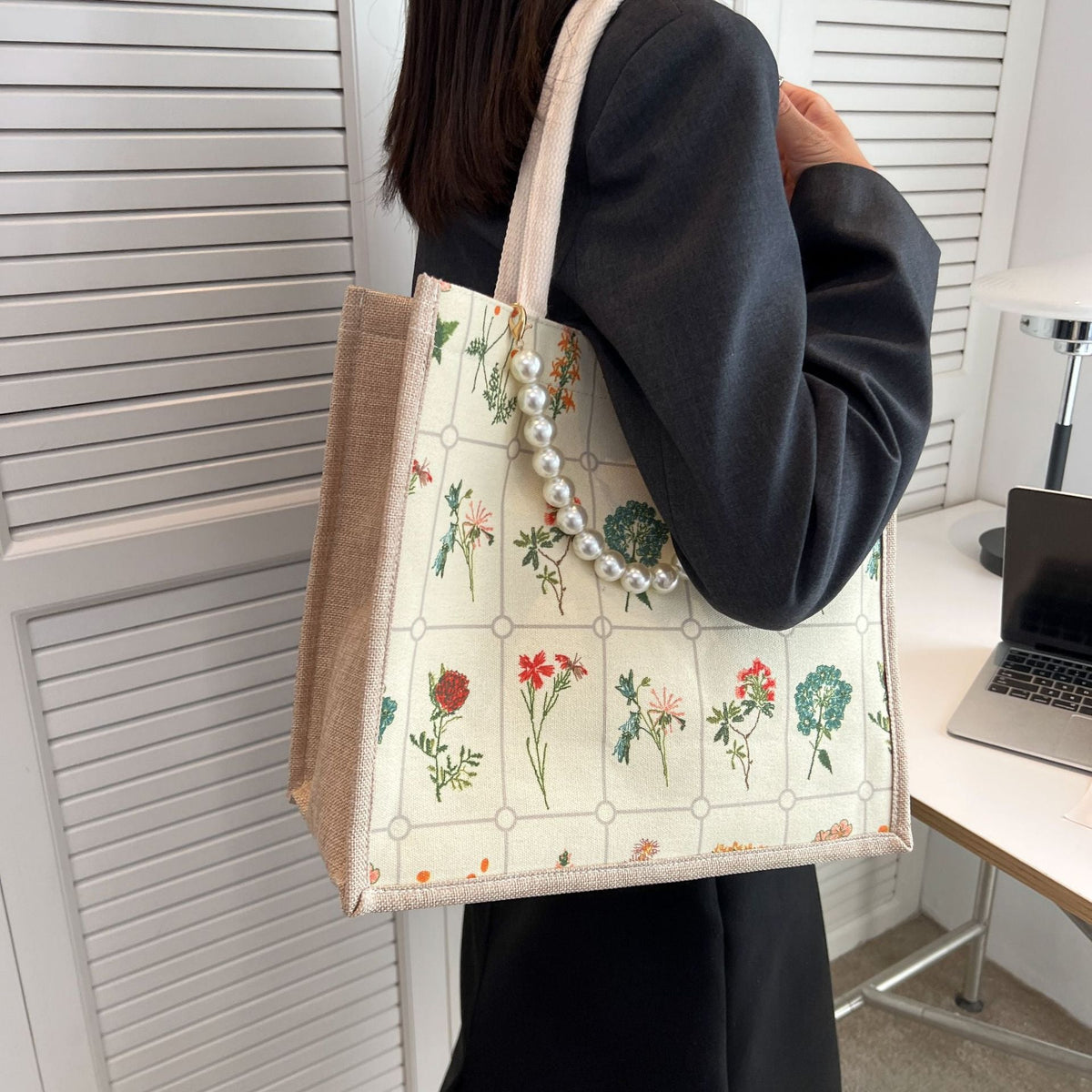 Embroidered Floral Patterned Tote Bag — product view 3