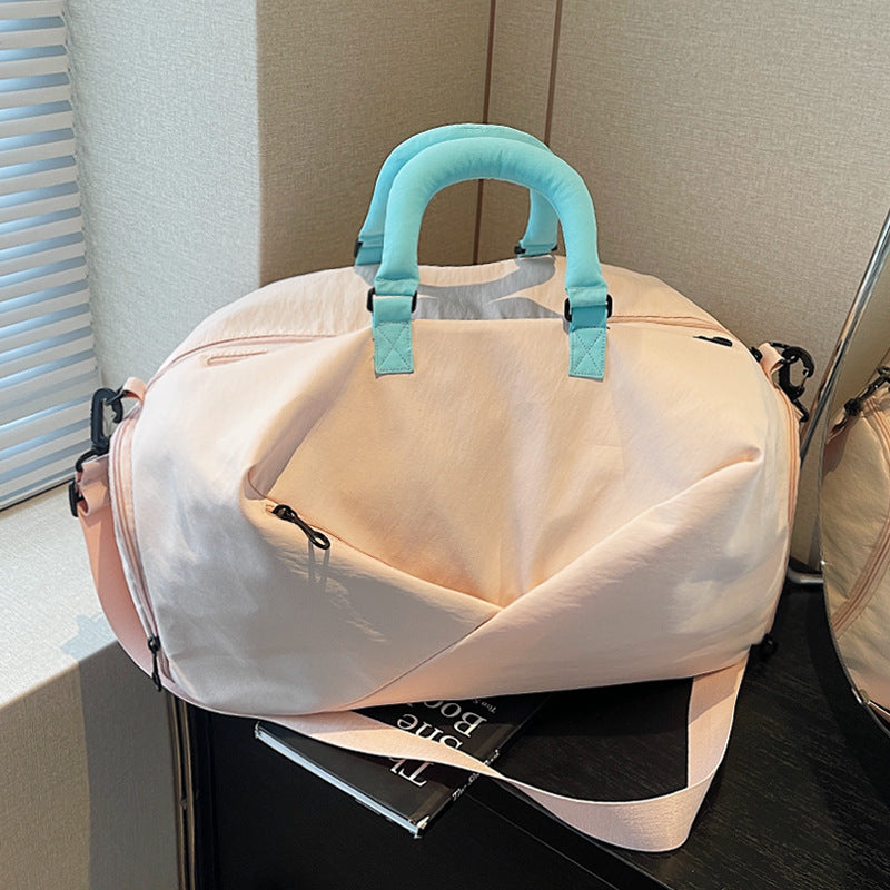 Versatile Utility Weekend Duffle Bag — product view 6