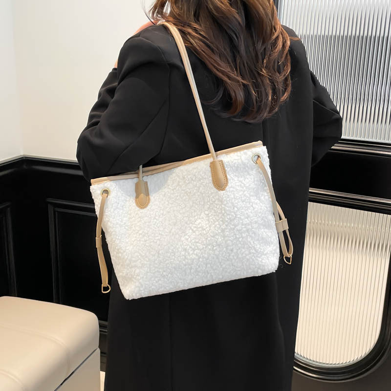 Oversized Faux Fur Tote Bag LoungeYard — product view 3