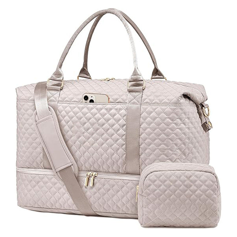 Versatile Quilted Weekend Bag LoungeYard — product view 6