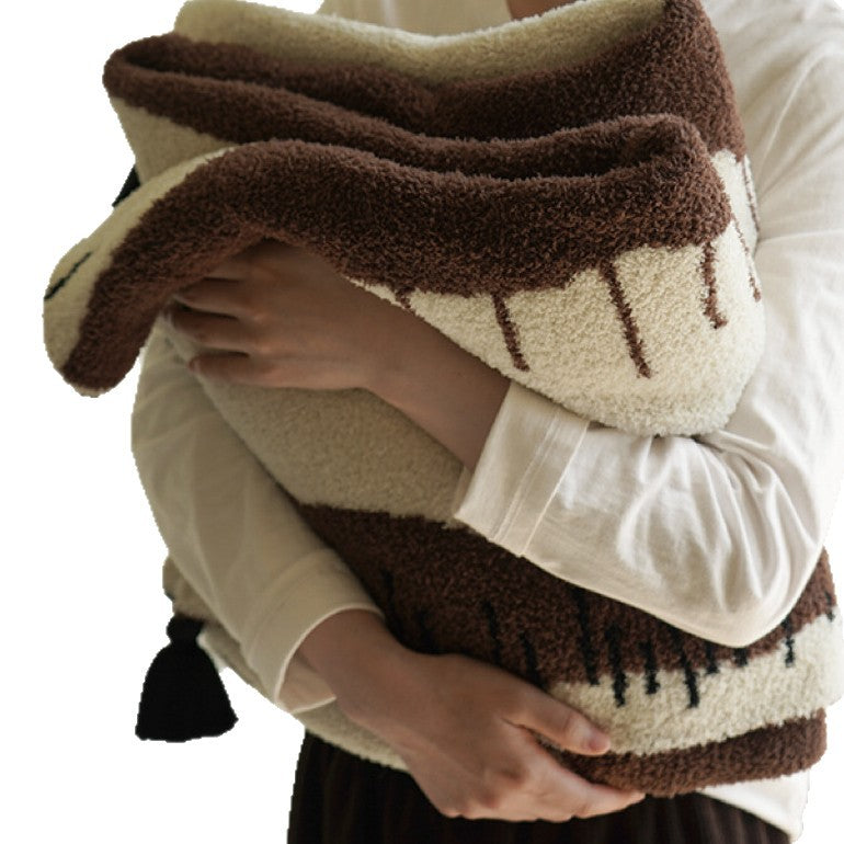 Plush Fabric Decorative Throw Blanket LoungeYard — product view 4