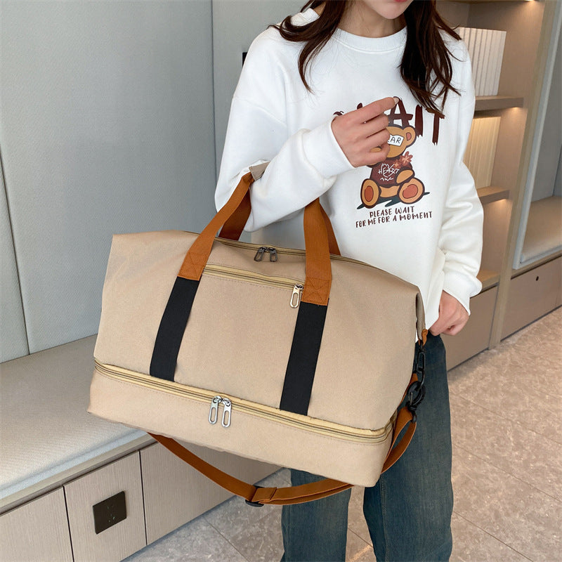 Sporty travel bag with multifunctional interior layout LoungeYard — product view 1