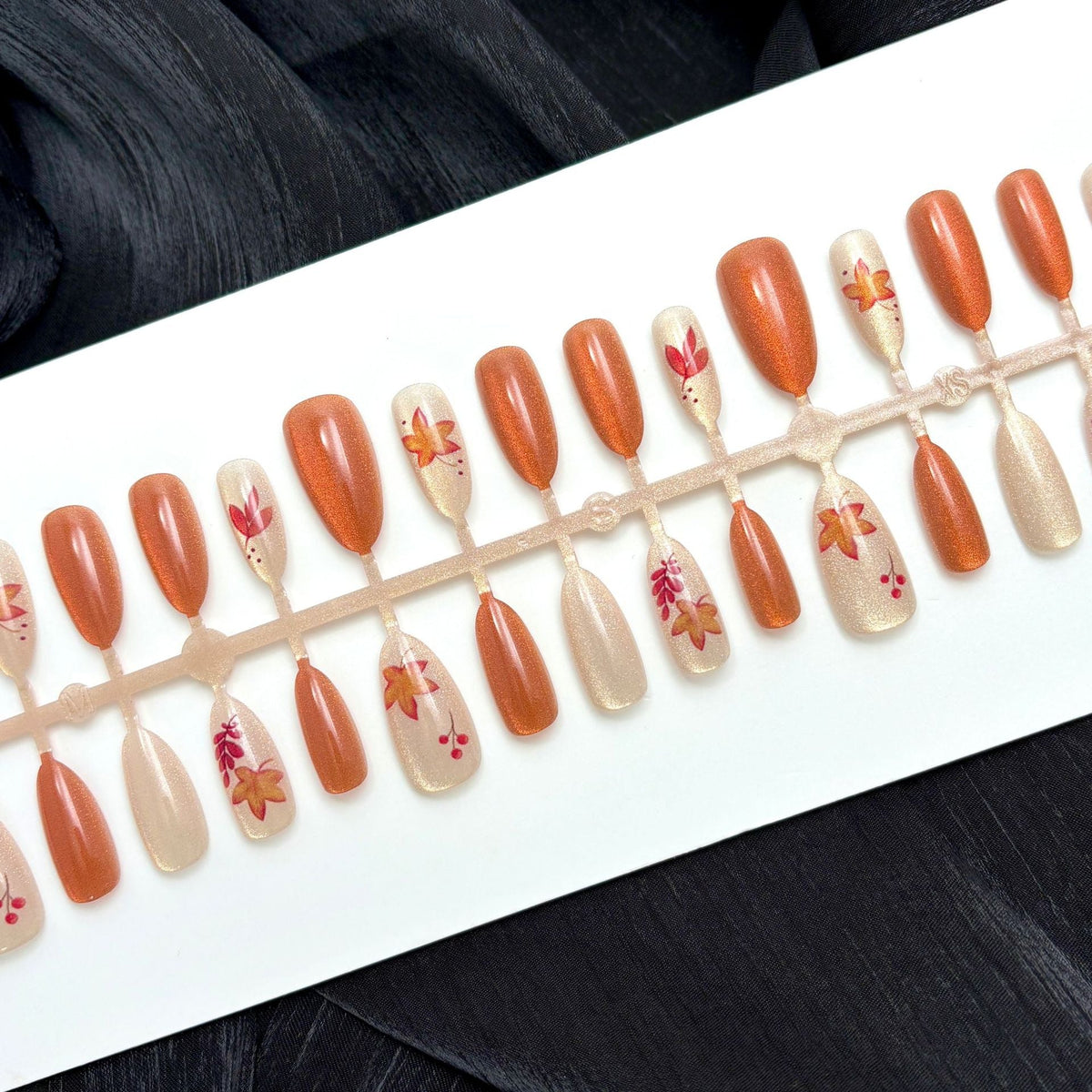 Autumn-Inspired Press-On Nail Art Set — product view 3