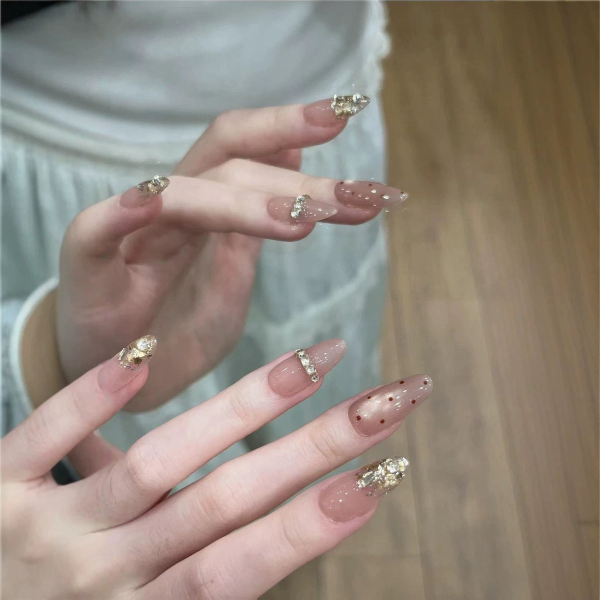 Decorative Press-On Nail Design Set — product view 4