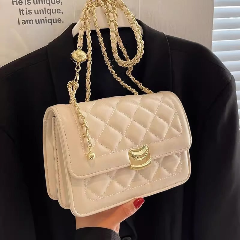 Quilted Chain-Detail Crossbody Handbag LoungeYard — product view 4