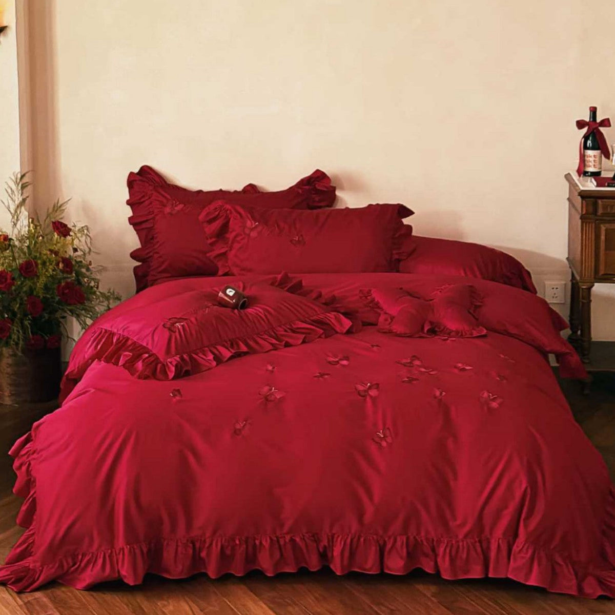 Extravagant bedding set with ruffled trim and 3D bow appliqués — product view 4